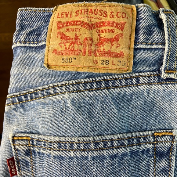 550 Levi’s Straight Leg Jean - Picture 3 of 3
